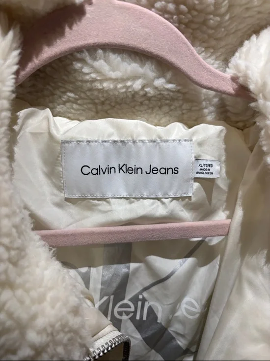 Calvin Klein Off-White Sherpa Puffer Jacket - Picture 3 of 4